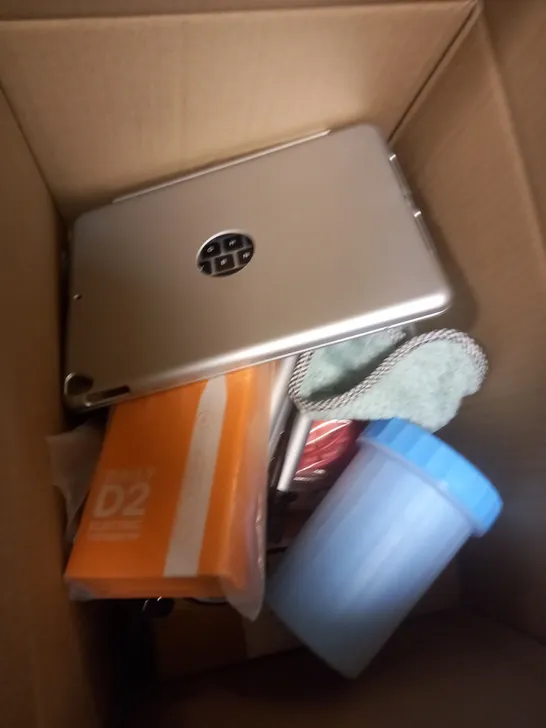 BOX OF APPROXIMATELY 5 ASSORTED ITEMS TO INCLUDE TRIPOD, TOOTHBRUSH, BLUETOOTH KEYBOARD ETC