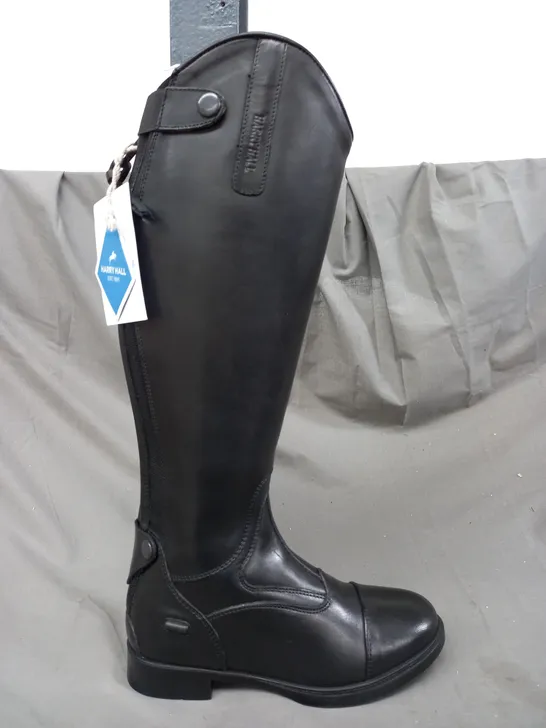 BOXED PAIR OF HARRY HALL BURLINGTON LONG RIDING BOOTS IN BLACK UK SIZE 5