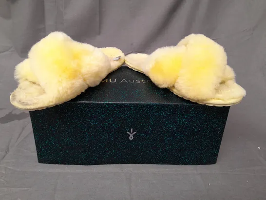 BOXED PAIR OF EMU AUSTRALIA MAYBERRY SLIPPERS IN LEMON SIZE 7