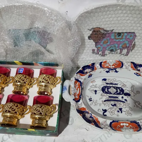 LOT OF APPROXIMATELY 5 ASSORTED HOUSEHOL ITEMS TO INCLUDE MASON'S TRAY, SCENTED CANDLE, WHITTARD DISH, ETC - COLLECTION ONLY