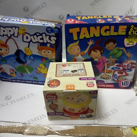 LOT OF 3 KIDS TOYS AND GAMES TO INCLUDE HTI TANGLE GAME, DIPPY DUCKS BORAD GAME, PLAY LIVE JUNIOR KIDS DRUM