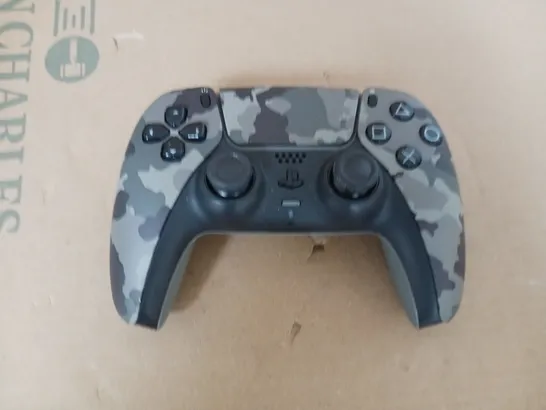 PLAYSTATION 5 DUALSENSE WIRELESS CONTROLLER - GREY CAMOUFLAGE RRP £59.94