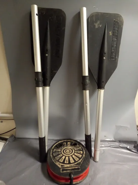 2 OARS IN BLACK WITH FOOT PUMP - COLLECTION ONLY