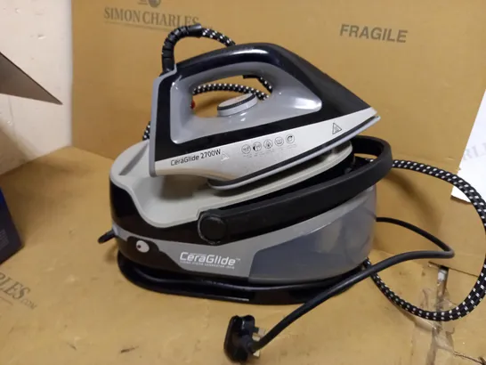 TOWER CERAGLIDE 2700W STEAM GENERATOR IRON