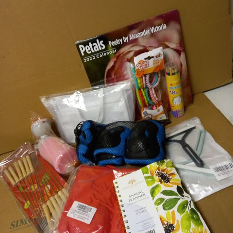 LOT OF APPROX 12 ASSORTED HOUSEHOLD ITEMS TO INCLUDE KIDS PROTECTIVE GEAR SET, RED DOG RAINCOAT, BBQ UTENSIL SET, ETC