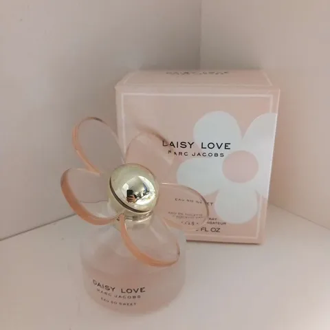 BOXED DAISY LOVE MARC JACOBS EAU SO SWEET EAU DE TOILETTE 30ML