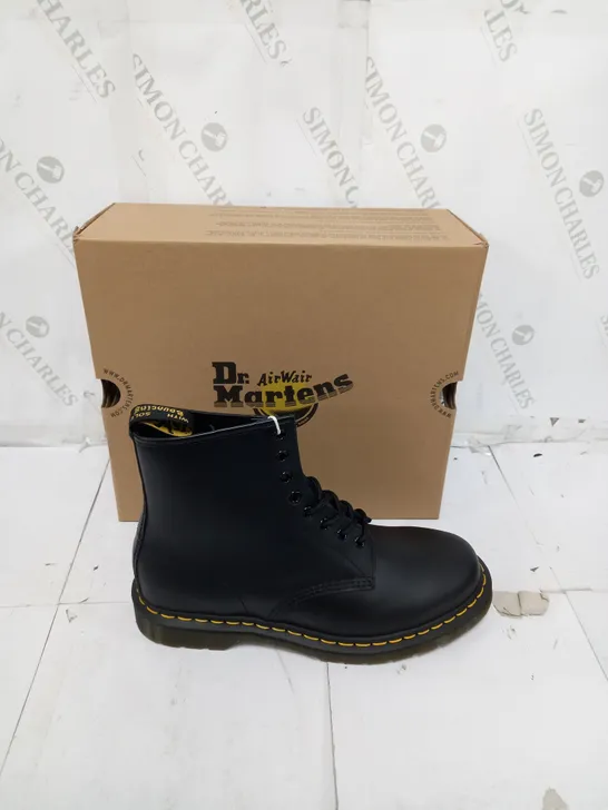 BOXED PAIR OF DR MARTENS BOOTS 1460 BLACK US 10