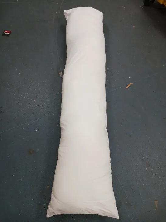 LONG CUDDLE PILLOW IN WHITE