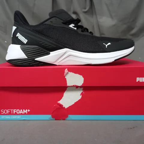 BOXED PAIR OF PUMA SOFTFOAM+ SHOES IN BLACK/WHITE UK SIZE 8