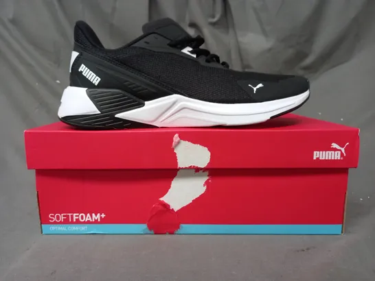 BOXED PAIR OF PUMA SOFTFOAM+ SHOES IN BLACK/WHITE UK SIZE 8