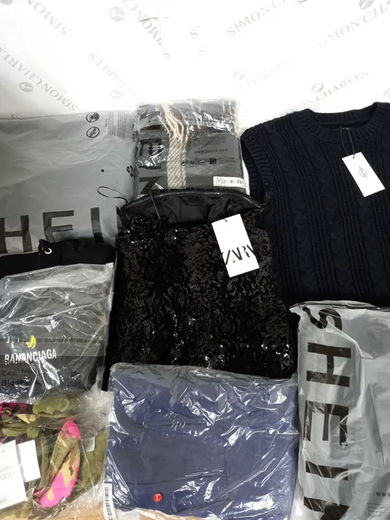 LARGE BOX OF ASSORTED BAGGED AND UNBAGGED CLOTHING TO INCLUDE ZARA, STRADIVARIUS AND SHEIN