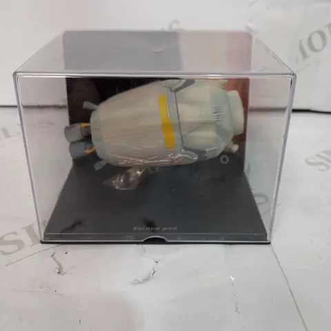 STAR WARS ESCAPE POD MINI COLLECTABLE