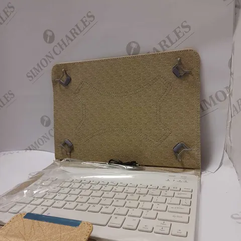 GOLD IPAD CASE WITH WHITE KEYBOARD