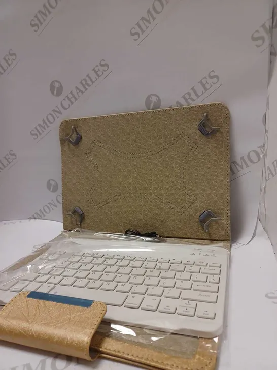 GOLD IPAD CASE WITH WHITE KEYBOARD