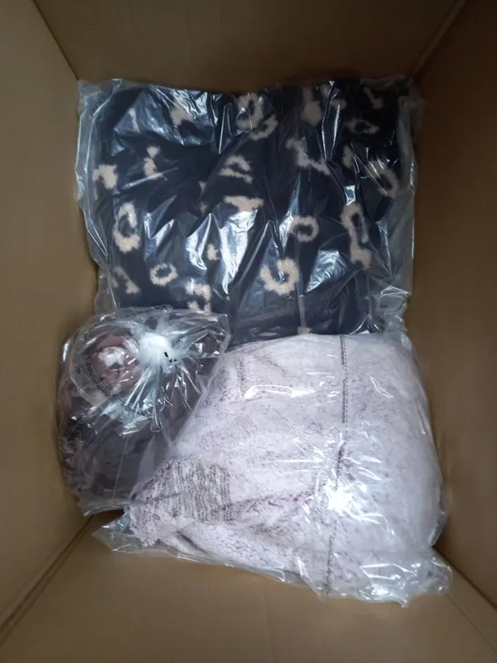 BOX OF APPROXIMATELY 10 ASSORTED CLOTHING ITEMS TO INCLUDE LOUNGE SET, CARDIGAN, TROUSERS ETC