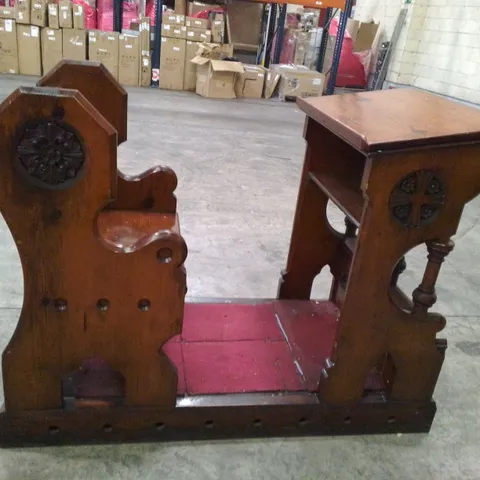  VINTAGE MAHOGANY EFFECT ORNATE CLERGY CHAIR PEW BENCH WITH TEXT STAND AND CARPETED KNEELING SPACE