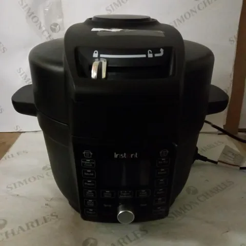 INSTANT POT DUO CRISP WITH ULTIMATE LID MULTI-COOKER AND AIR FRYER 