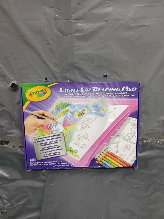 CRAYOLA LIGHT-UP TRACING PAD  RRP £26.99