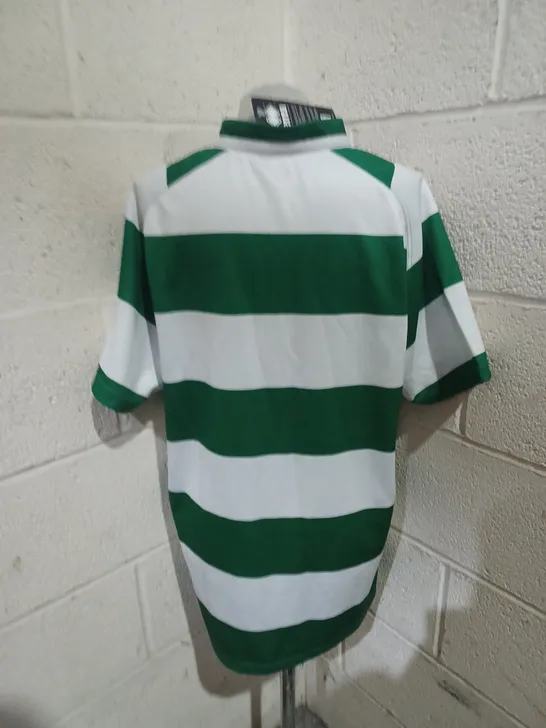 APPROXIMATELY 5 ASSORTED ERREA FOOTBALL TOP IN VARIOUS COLOURS AND SIZES 