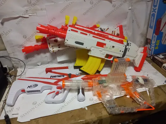 LOT OF 5 ASSORTED TOY GUNS TO INCLUDE NERF FORTNITE AR-DURRR, NERF FORTNITE BA-R AND NERF EVADER