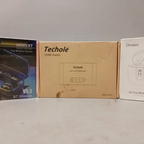 BOX OF APPROXIMATELY 10 ASSORTED HOUSEHOLD ITEMS TO INCLUDE DRSAEC J55 TRUE WIRELESS EARBUDS, M10 TRUE WIRELESS HEADSET, TECHOLE HDMI SWITCH, ETC