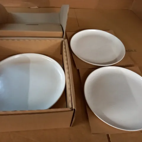 BOXED SET OF 4 SPECKELED WHITE DINNER PLATES