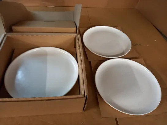 BOXED SET OF 4 SPECKELED WHITE DINNER PLATES