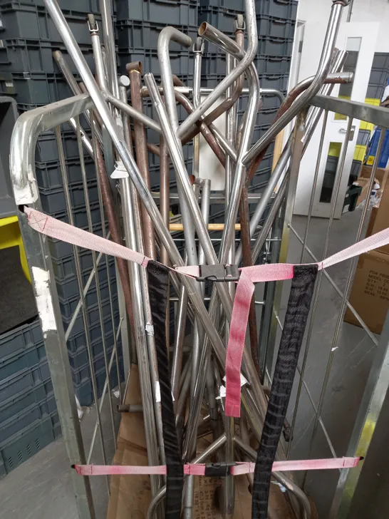 LOT OF ASSORTED CLOTHING RAIL STANDS