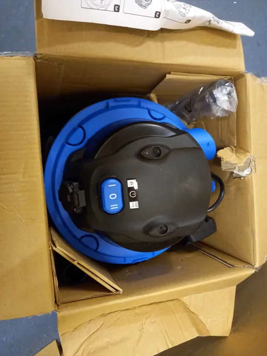 VACMASTER WET AND DRY VACUUM CLEANER 