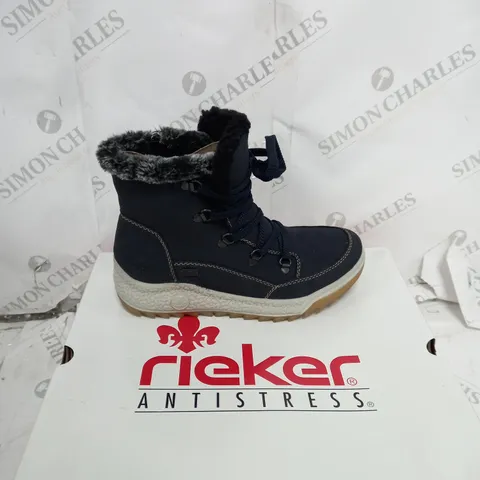 BOXED PAIR OF RIEKER WATER RESISTANT WARM HIKER BOOTS, NAVY -  SIZE 4