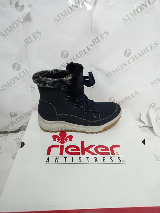 BOXED PAIR OF RIEKER WATER RESISTANT WARM HIKER BOOTS, NAVY -  SIZE 4