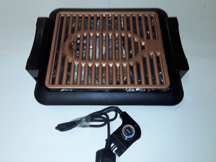 COPPER NONSTICK ELECTRIC INDOOR GRILL 3181309Simon Charles Auctioneers