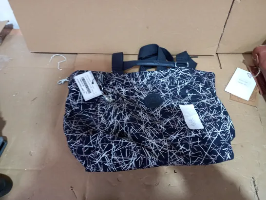 KIPLING SHOPPER TOTE NAVY SCRATCHED