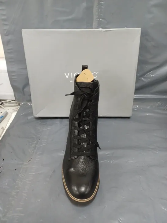 BOXED PAIR OF VIONIC LANI LACE BOOTS IN BLACK SIZE 6 1/2 