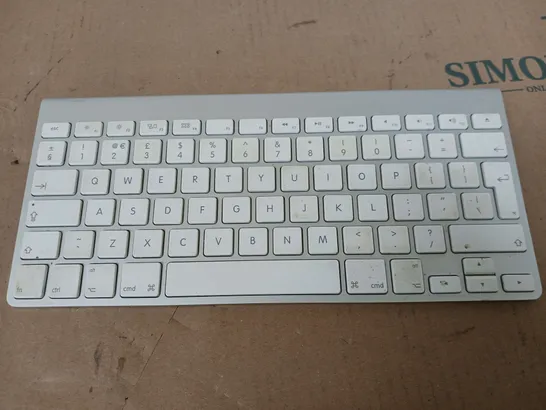 UNBOXED APPLE A1314 WIRELESS KEYBOARD 