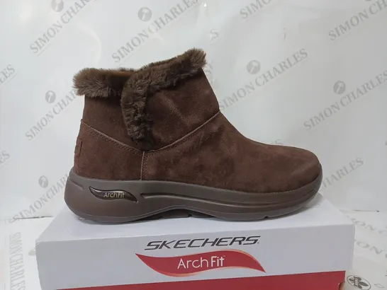 SKECHERS JOY CHUGGA BOOT CHOCOLATE SIZE 6