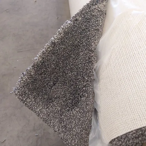 ROLL OF QUALITY TUDOR TWIST CLASSIC DRIZZLE CARPET // SIZE: APPROX 4 X 4.25m