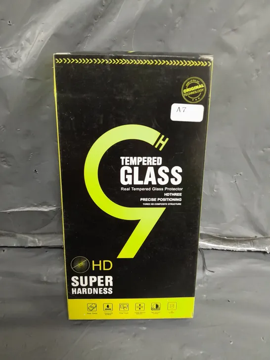 BOX OF APPROX. 30 ASSORTED TEMPERED GLASS FOR A7 , A5 , M 20 , ETC 