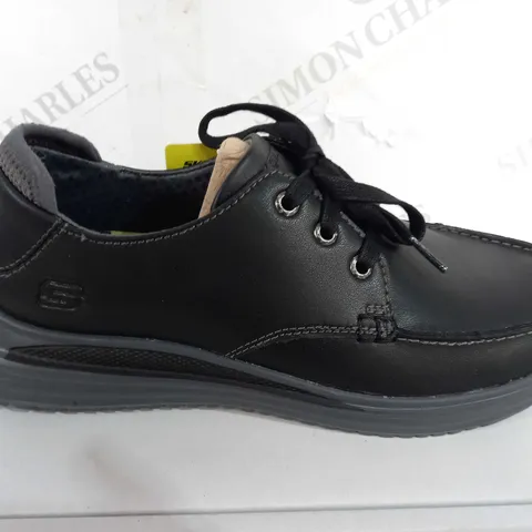 sketchers mens shoes in black size 7 