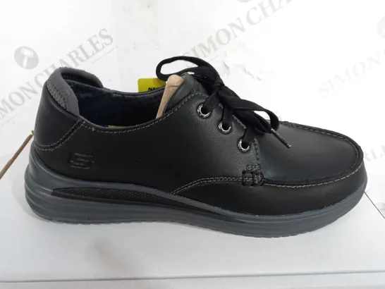 sketchers mens shoes in black size 7 