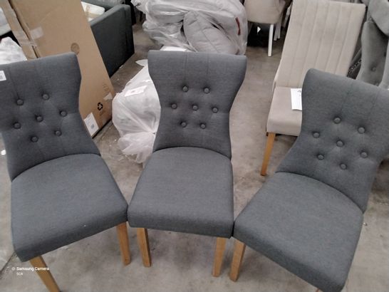 3 DESIGNER GREY FABRIC CHAIRS WITH BUTTONED BACK WITH WOODEN LEGS