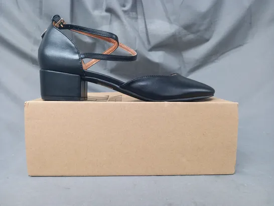 BOXED PAIR OF WHERE'S THAT FROM LOW HEEL SHOES IN BLACK UK SIZE 5