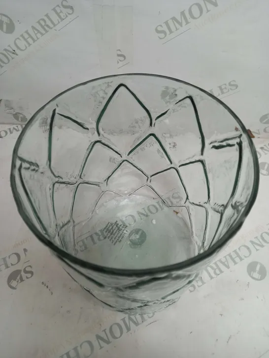 BUNDLEBERRY BY AMANDA HOLDEN CUT GLASS HURRICANE VASE