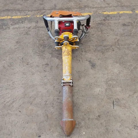 ROBEL 62.05 2 STROKE VERTICAL TAMPER - RAILWAY MAINTENANCE TOOL