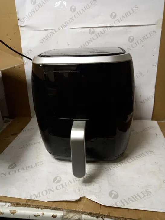 AMAZON BASICS 6-LITRE DIGITAL AIR FRYER 