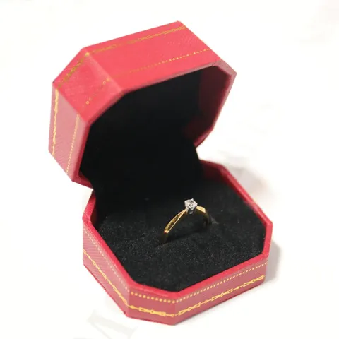 18CT GOLD DIAMOND SET SOLITAIRE RING