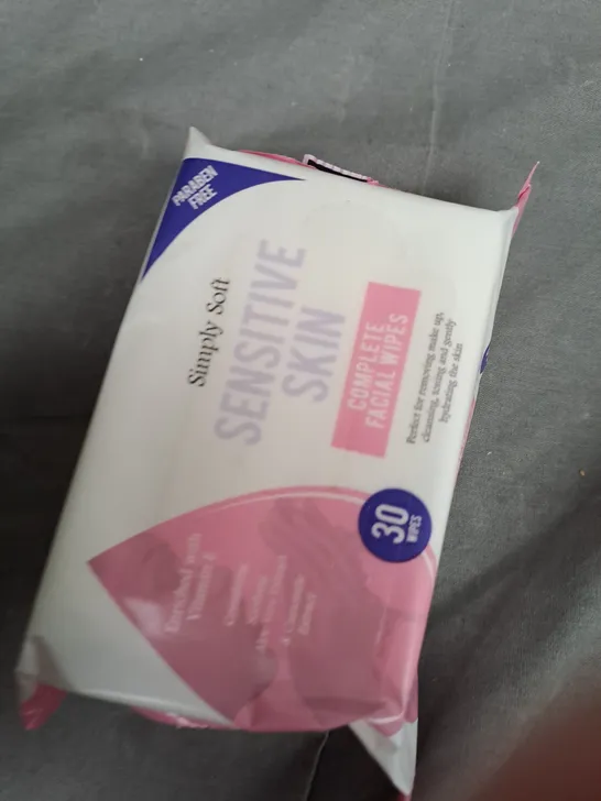 BOX OF 10 SIMPLY SOFT SENSITIVE SKIN FACIAL WIPE PACKS