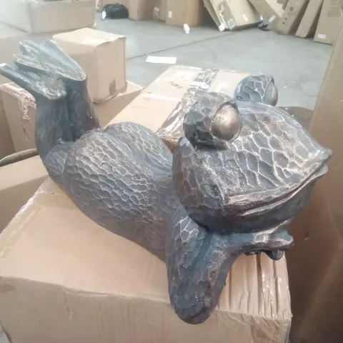 BOXED ORIENTAL LOUNGING FROG