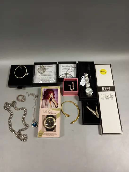APPROXIMATELY 30 ASSORTED JEWELLERY PRODUCTS TO INCLUDE NECKLACES, EARRINGS, WATCHES ETC
