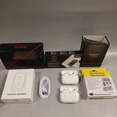 APPROXIMATELY 10 ASSORTED ELECTRICAL PRODUCTS TO INCLUDE WIRELESS EARPHONES, LIGHTING KIT, POCKET SCALES ETC